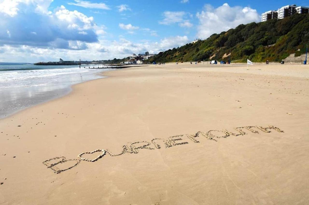 Flat-B, 4 Adults, 20 Mins To Beach, Netflix, Wifi, Sleeps 4 Adults Bournemouth Exterior photo
