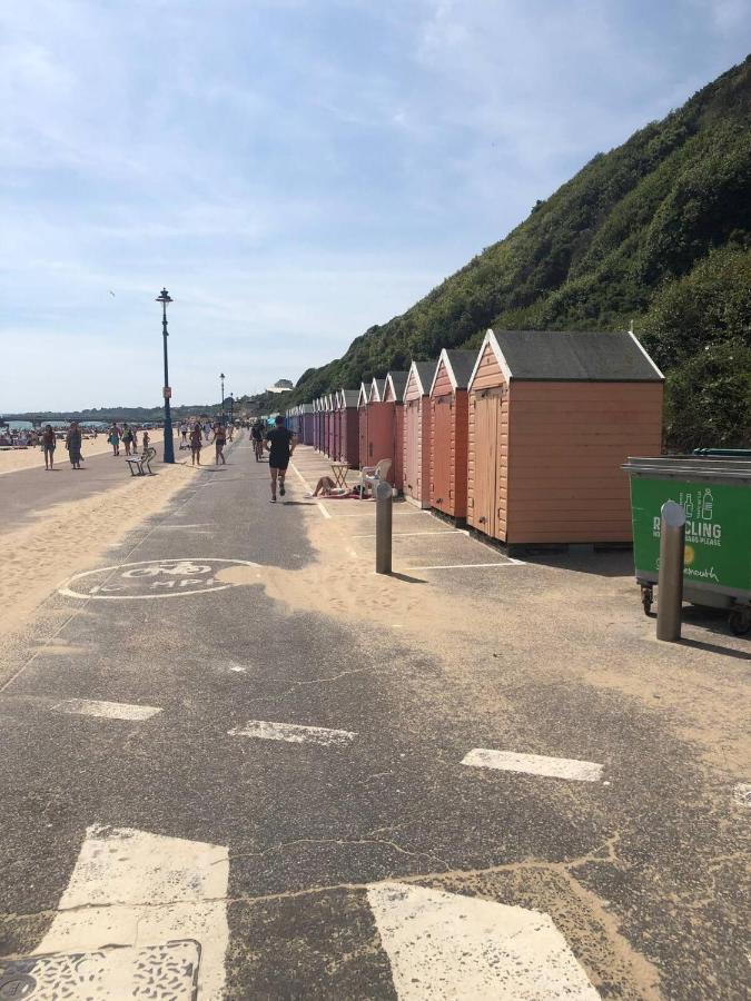 Flat-B, 4 Adults, 20 Mins To Beach, Netflix, Wifi, Sleeps 4 Adults Bournemouth Exterior photo